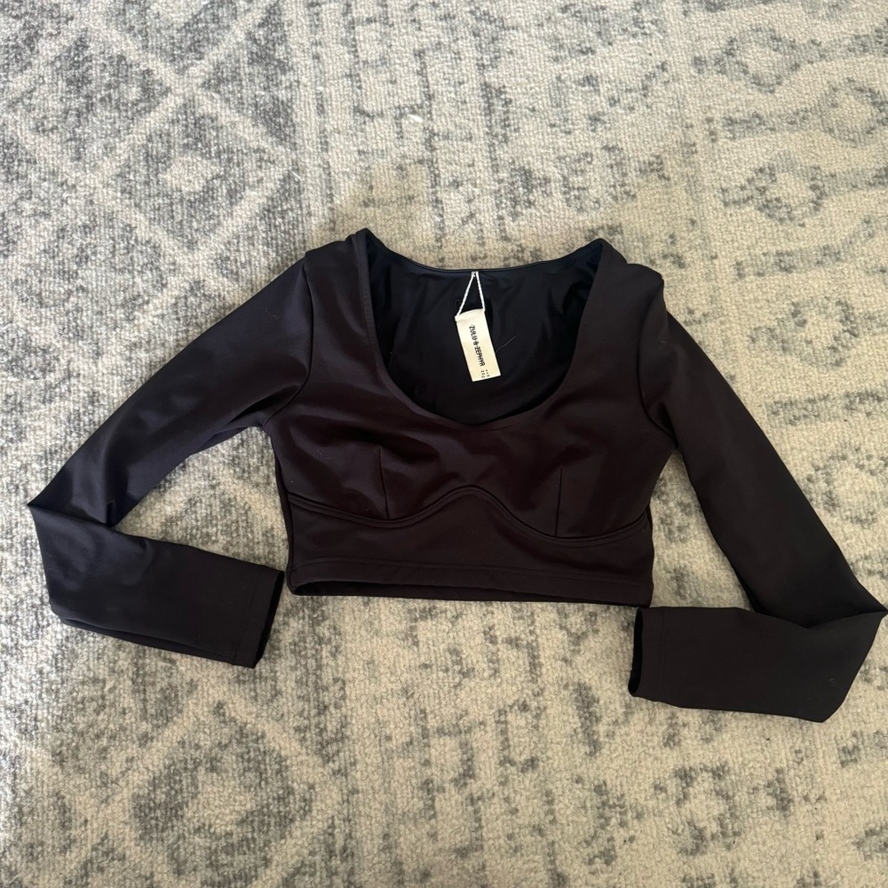 Zulu & Zephyr black surf top